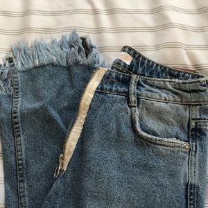 Zara contrast zipper fray jeans